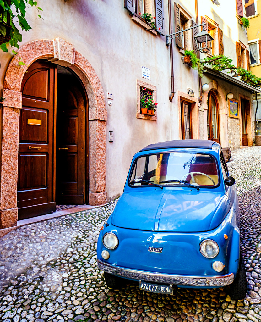 Vintage Fiat 500 in Malcesine, Italy jigsaw puzzle in Cars & Bikes puzzles on TheJigsawPuzzles.com