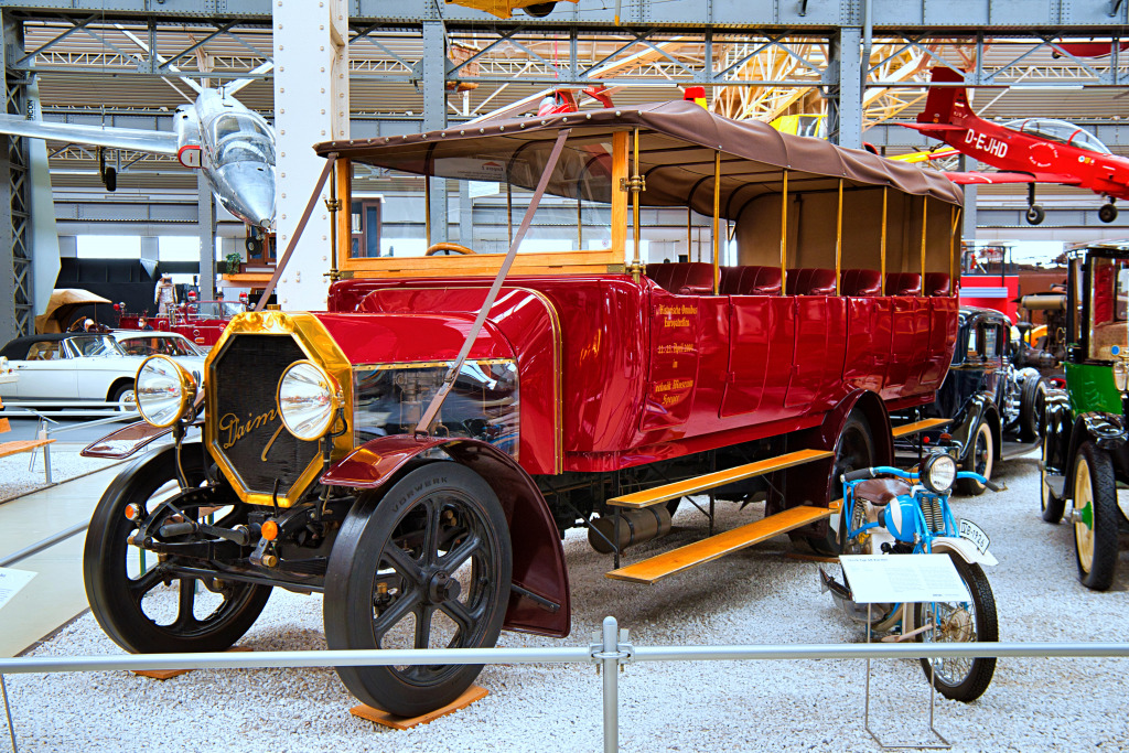 1914 Omnibus im Technik Museum Speyer jigsaw puzzle in Autos & Motorräder puzzles on TheJigsawPuzzles.com