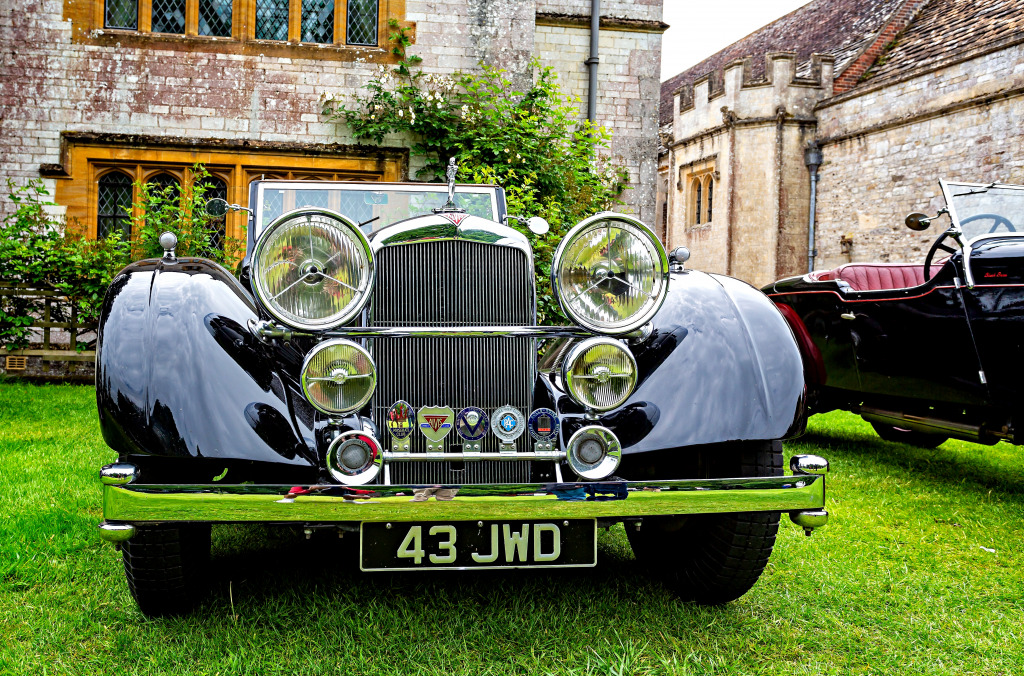 Vintage Sports Car, Puddletown, Dorset, UK jigsaw puzzle in Cars & Bikes puzzles on TheJigsawPuzzles.com