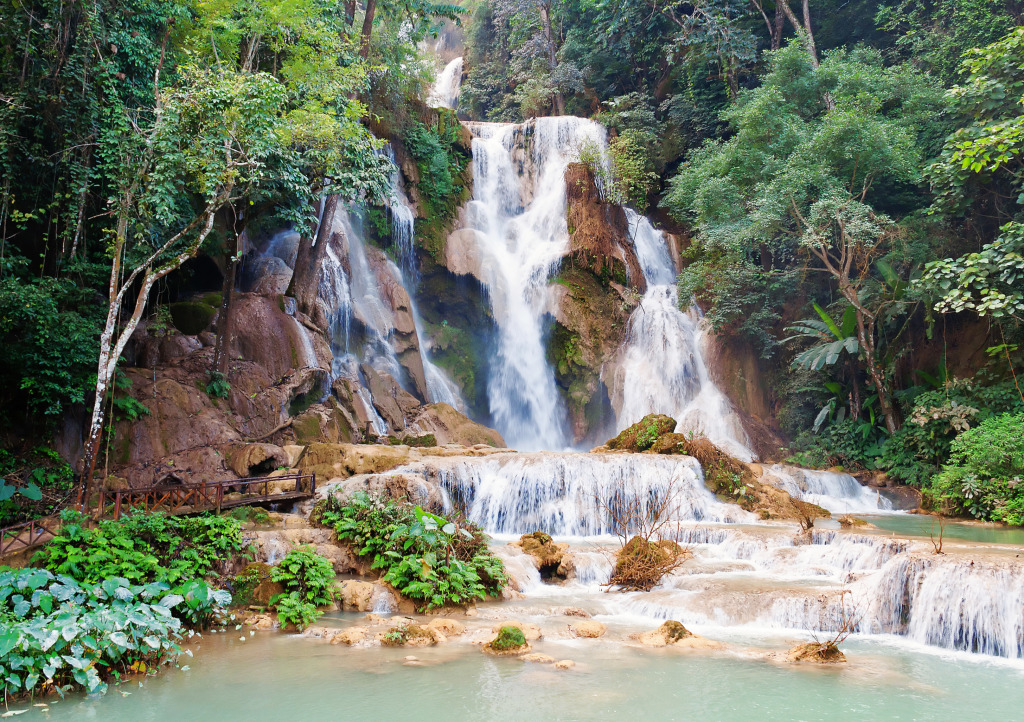 Cascade de Kuang Si au Laos jigsaw puzzle in Chutes d'eau puzzles on TheJigsawPuzzles.com