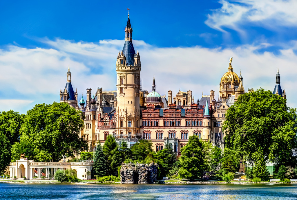 Schwerin Castle in Germany jigsaw puzzle in Castles puzzles on TheJigsawPuzzles.com