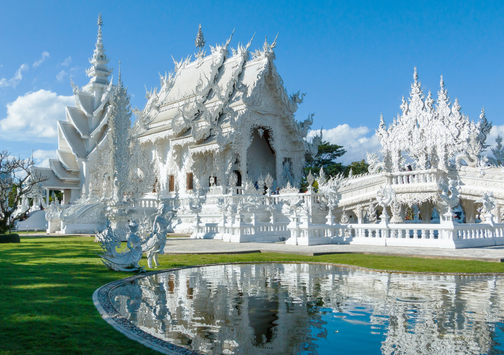 Wat Rong Khun, Chiang Rai, Tailândia jigsaw puzzle in Castelos puzzles on TheJigsawPuzzles.com