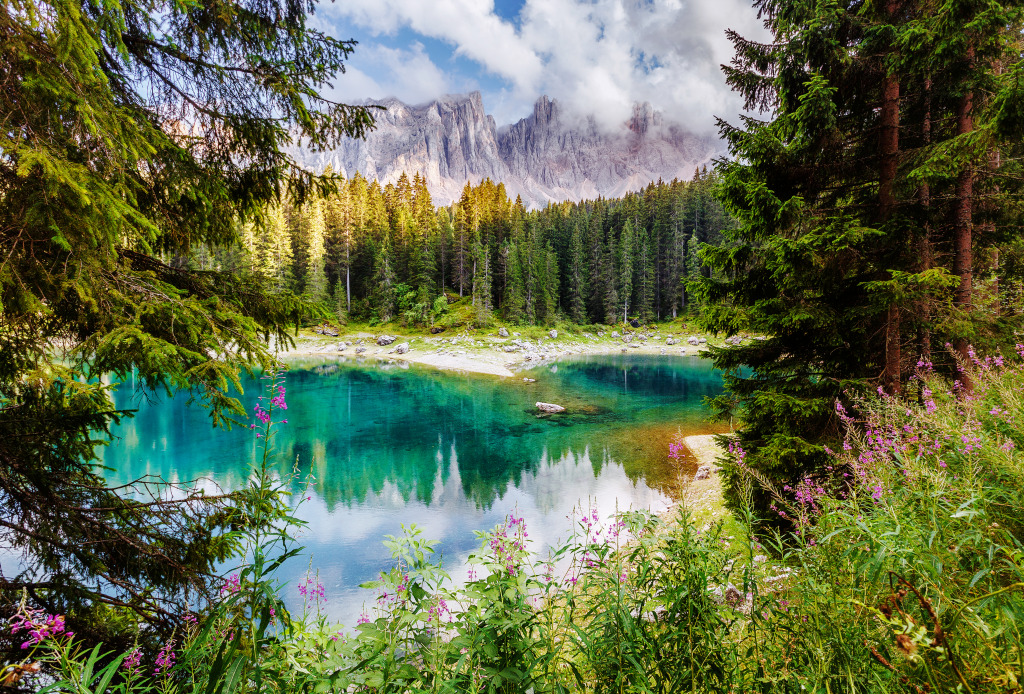 Lac Carezza, Tyrol du Sud, Italie jigsaw puzzle in Magnifiques vues puzzles on TheJigsawPuzzles.com