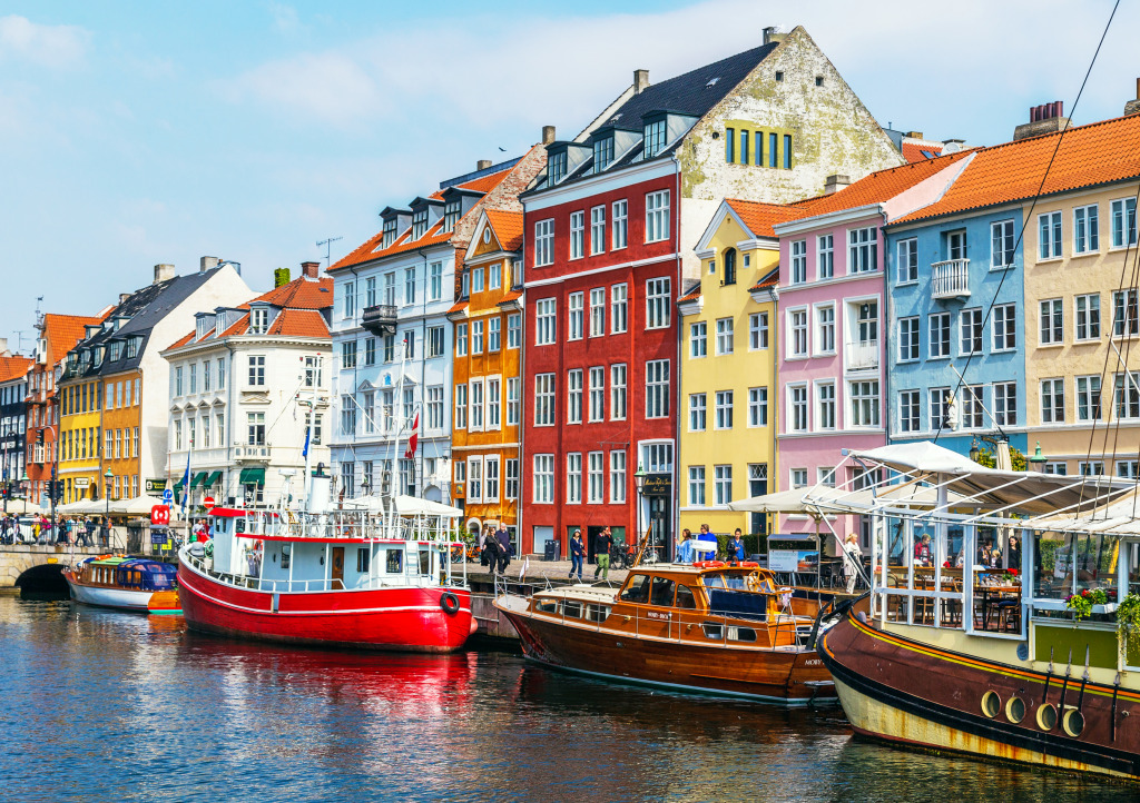 Nyhavn, Copenhaga, Dinamarca jigsaw puzzle in Paisagens de Rua puzzles on TheJigsawPuzzles.com