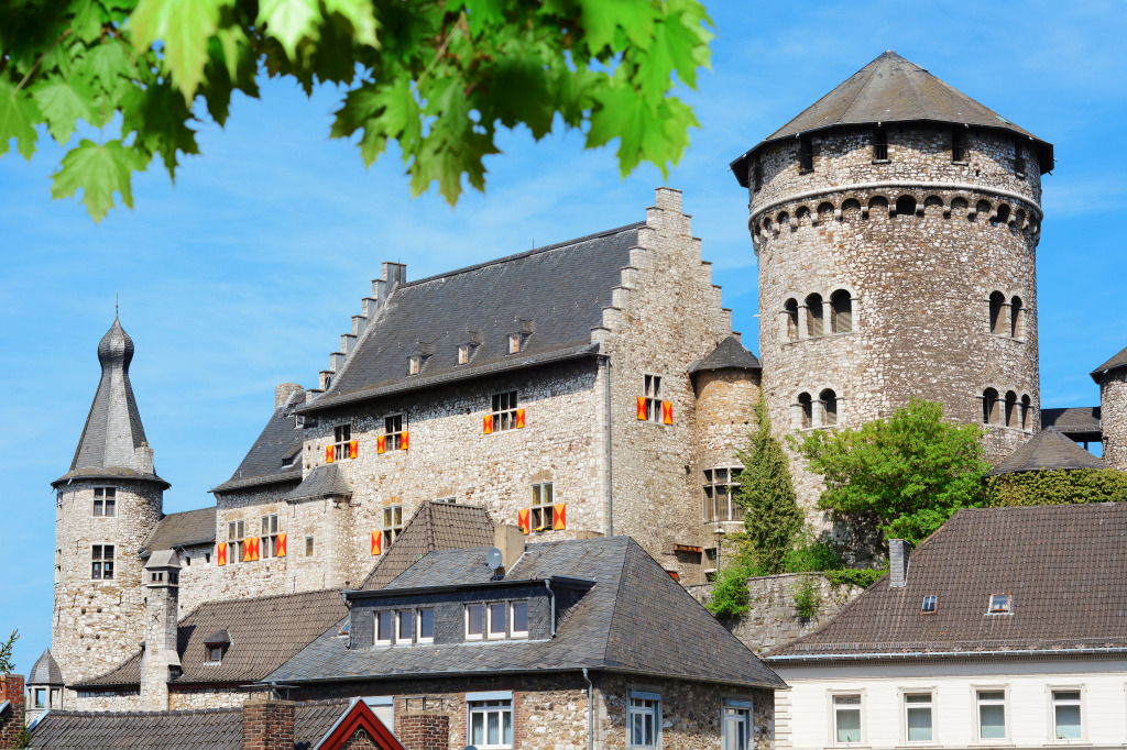 Castelo em Stolberg im Rheinland perto de Aachen, Alemanha jigsaw puzzle in Castelos puzzles on TheJigsawPuzzles.com