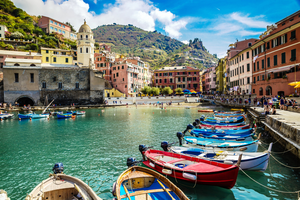 Baie de Vernazza, Cinque Terre, Italie jigsaw puzzle in Magnifiques vues puzzles on TheJigsawPuzzles.com