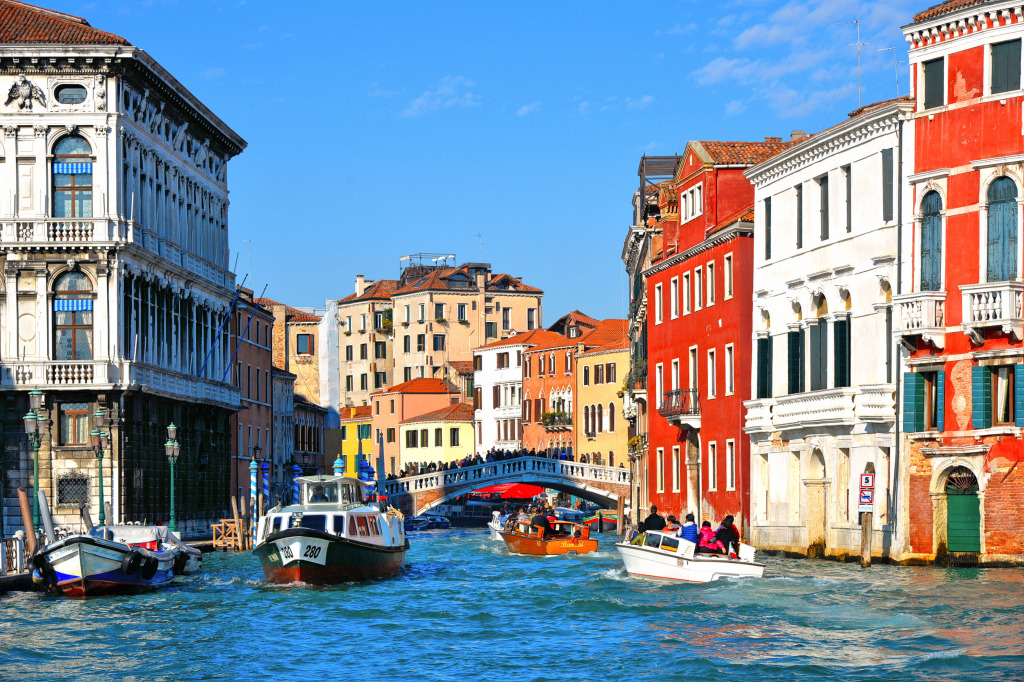 Grand Canal with Boats, Venice, Italy jigsaw puzzle in Bridges puzzles on TheJigsawPuzzles.com