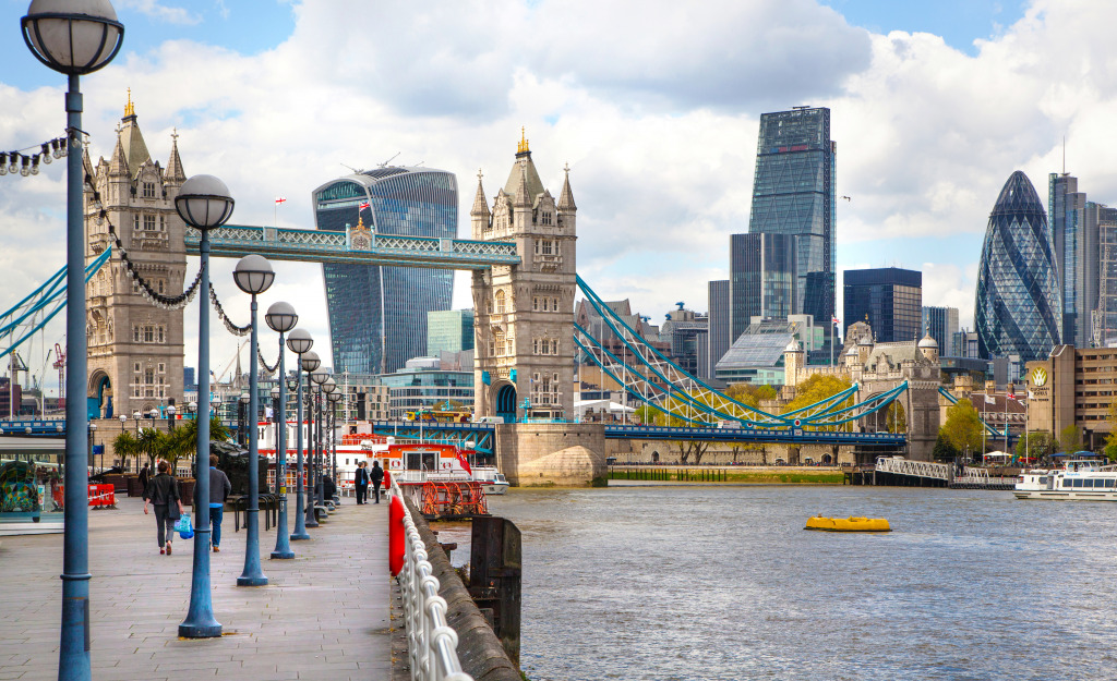 Tower Bridge and the City of London, UK jigsaw puzzle in Bridges puzzles on TheJigsawPuzzles.com