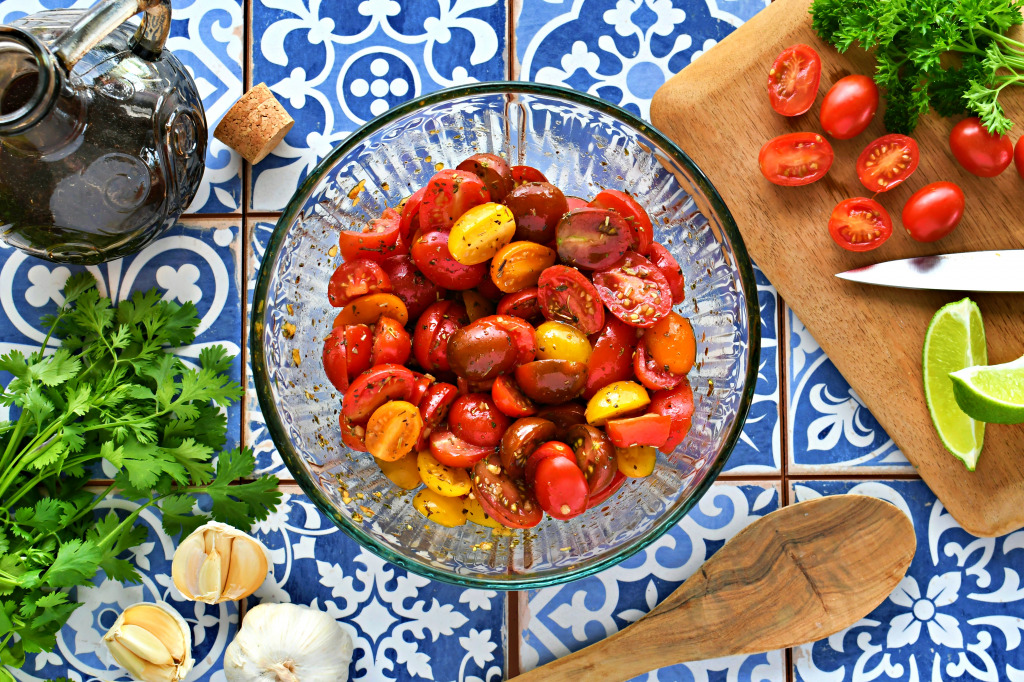 Ingrédients pour la salade de tomates jigsaw puzzle in Fruits & Légumes puzzles on TheJigsawPuzzles.com