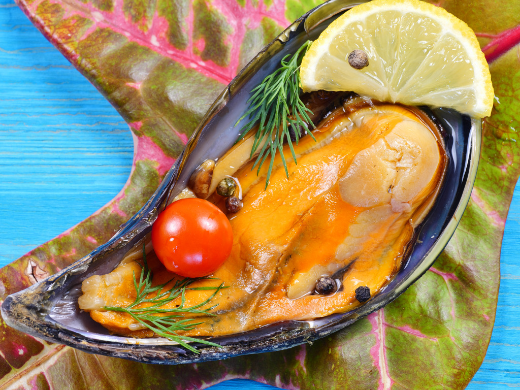 Mussels, Tomatoes and Lemon, Close-Up jigsaw puzzle in Food & Bakery puzzles on TheJigsawPuzzles.com