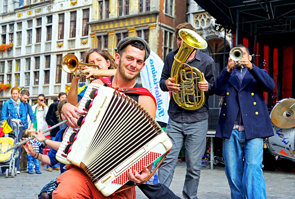 Urban Performers in Brüssel, Belgien jigsaw puzzle in Menschen puzzles on TheJigsawPuzzles.com