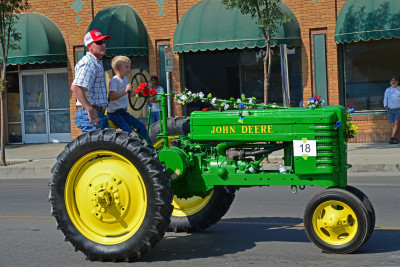 Parade at the Rose Festival in Wasco, USA