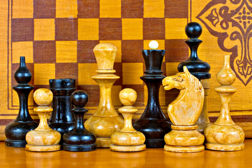 Handmade Wooden Chess jigsaw puzzle in Handmade puzzles on TheJigsawPuzzles.com