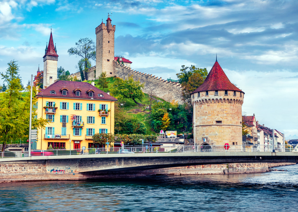 Paysage urbain d’automne de Lucerne, Suisse, Europe jigsaw puzzle in Châteaux puzzles on TheJigsawPuzzles.com