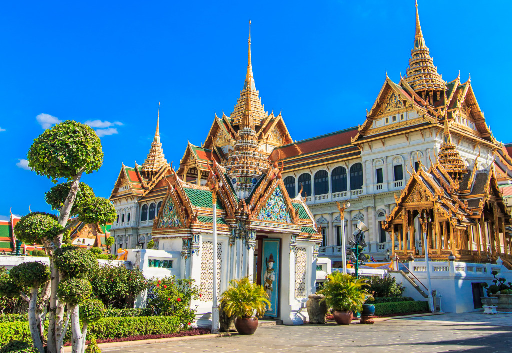 Royal Grand Palace in Bangkok, Thailand jigsaw puzzle in Castles puzzles on TheJigsawPuzzles.com