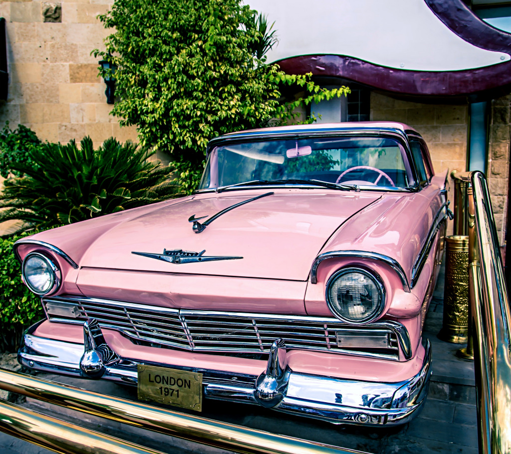 Pink American Classic Car, Sharm El Sheikh jigsaw puzzle in Puzzle of the Day puzzles on TheJigsawPuzzles.com