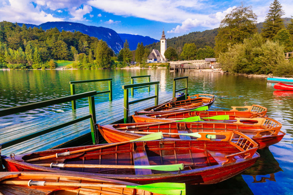 Le magnifique lac de Bohinj en Slovénie jigsaw puzzle in Magnifiques vues puzzles on TheJigsawPuzzles.com