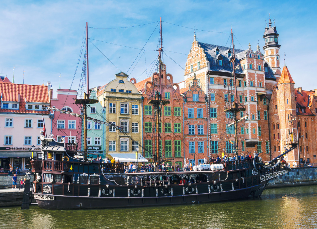 Bateau touristique médiéval en bois à Gdansk, Pologne jigsaw puzzle in Puzzle du jour puzzles on TheJigsawPuzzles.com