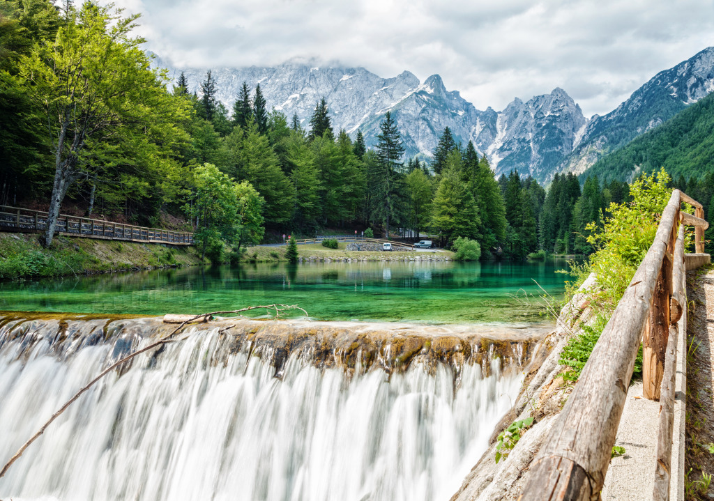 Fusine-See in den italienischen Alpen jigsaw puzzle in Wasserfälle puzzles on TheJigsawPuzzles.com