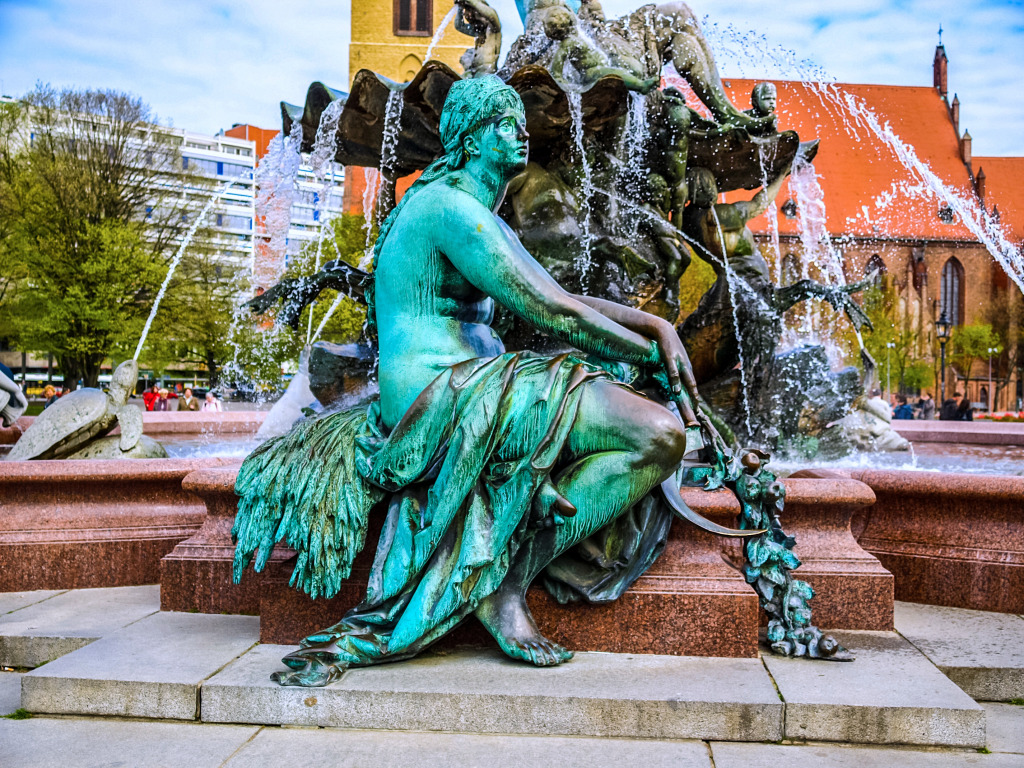 Der Neptunbrunnen in Berlin, Deutschland jigsaw puzzle in Wasserfälle puzzles on TheJigsawPuzzles.com