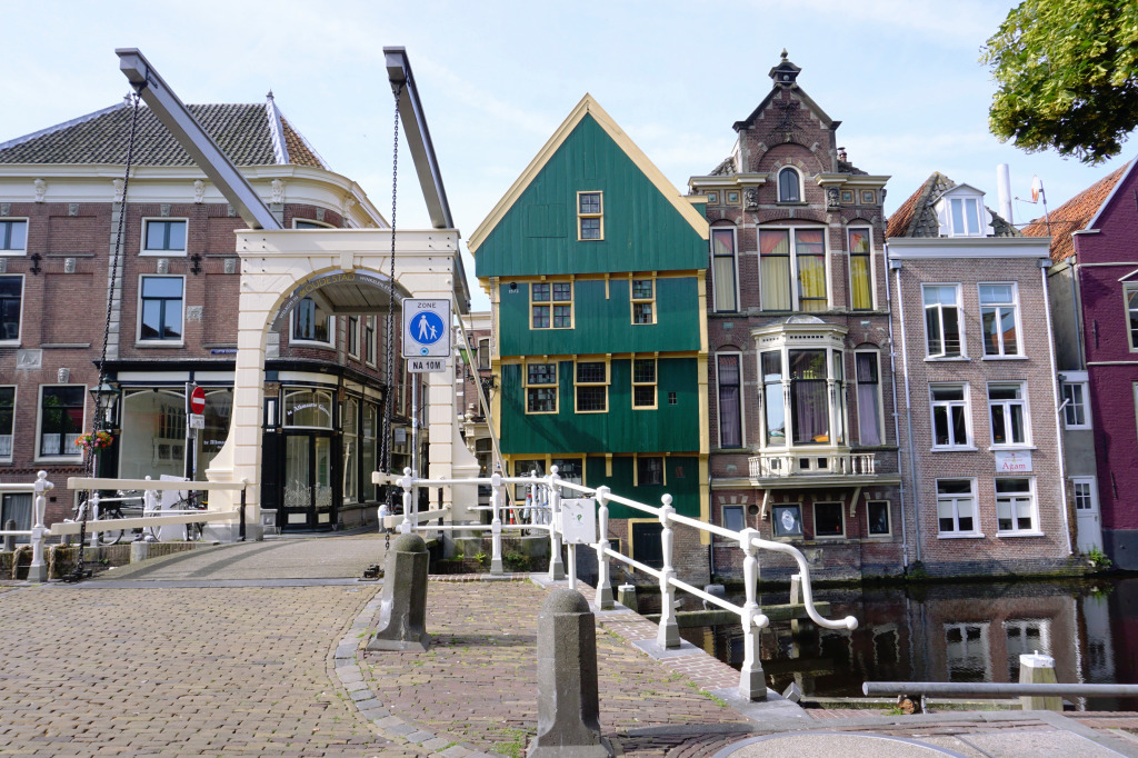 Wooden drawbridge in Alkmaar, the Netherlands jigsaw puzzle in Bridges puzzles on TheJigsawPuzzles.com