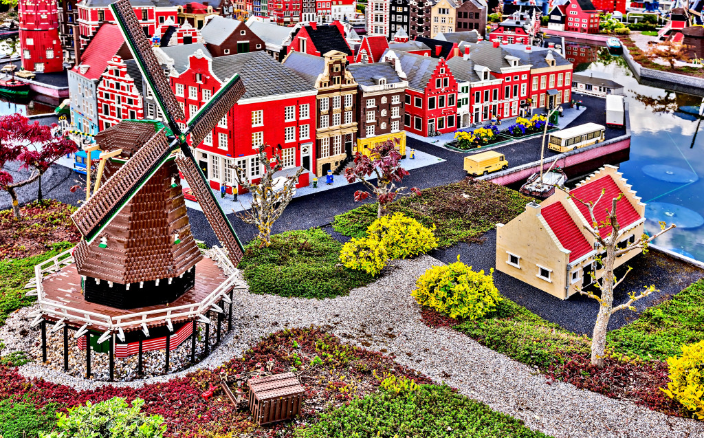 Legoland in Gunzburg, Germany jigsaw puzzle in Macro puzzles on TheJigsawPuzzles.com