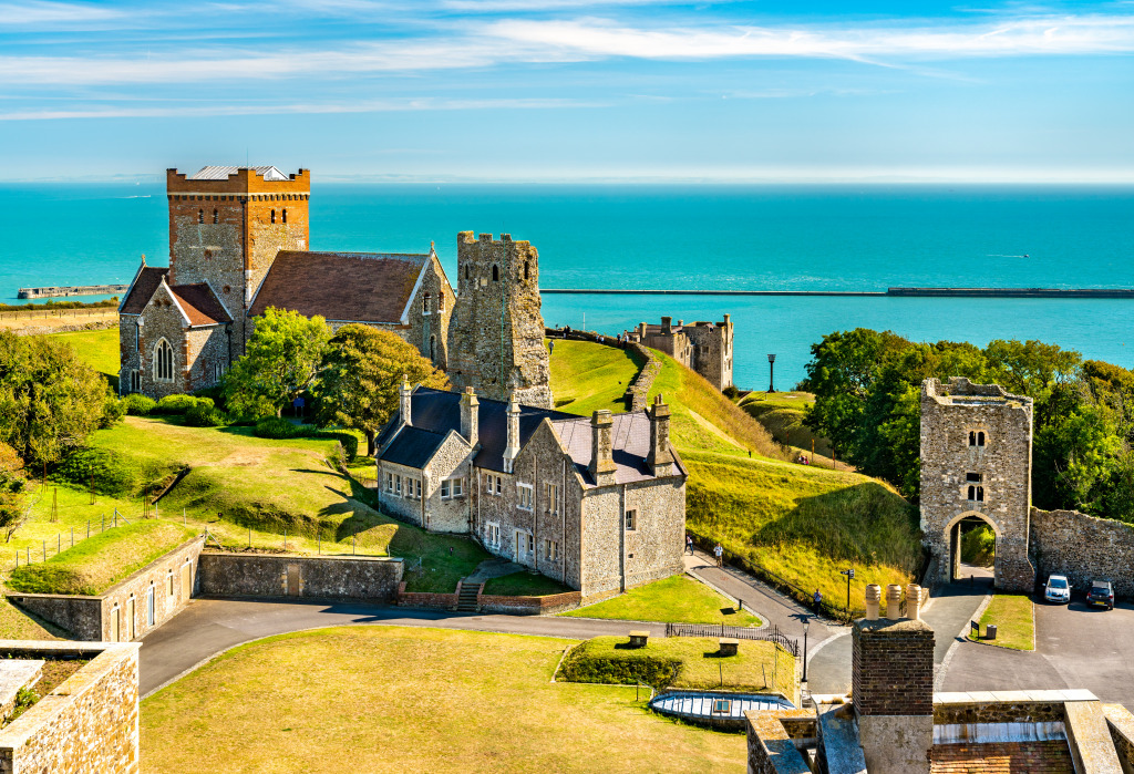 Dover Castle in Kent, England jigsaw puzzle in Schlösser puzzles on TheJigsawPuzzles.com