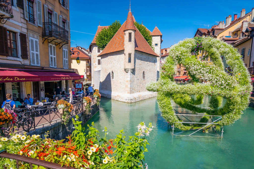 Le Palais de l’Isle à Annecy, France jigsaw puzzle in Châteaux puzzles on TheJigsawPuzzles.com