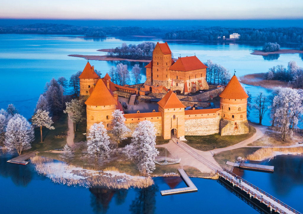 Luftaufnahme der Burg Trakai, Litauen jigsaw puzzle in Schlösser puzzles on TheJigsawPuzzles.com