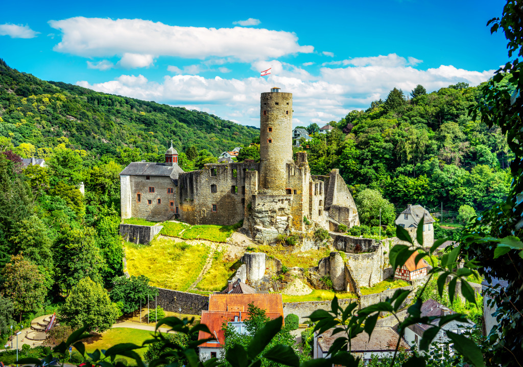 Schloss Eppstein im Sommer jigsaw puzzle in Schlösser puzzles on TheJigsawPuzzles.com