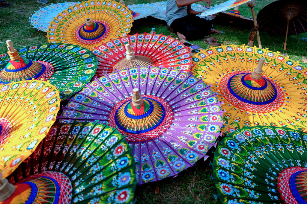 Painted Umbrella Festival in Solo, Indonesien jigsaw puzzle in Handgemacht puzzles on TheJigsawPuzzles.com