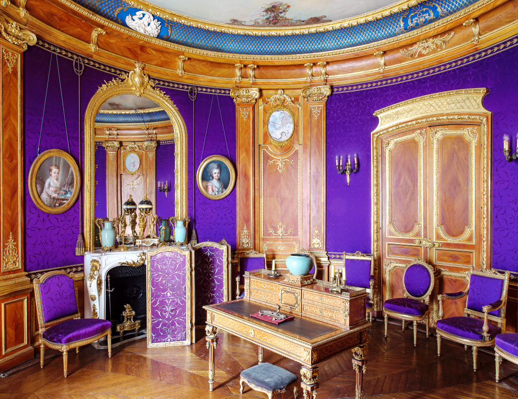 Interior of Chantilly Castle, Picardy, France jigsaw puzzle in Castles puzzles on TheJigsawPuzzles.com