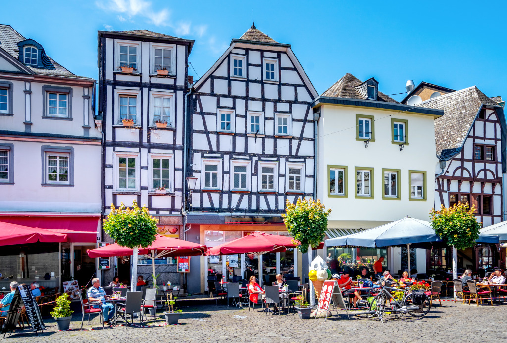 Marktplatz in Linz am Rhein, Deutschland jigsaw puzzle in Straßenansicht puzzles on TheJigsawPuzzles.com