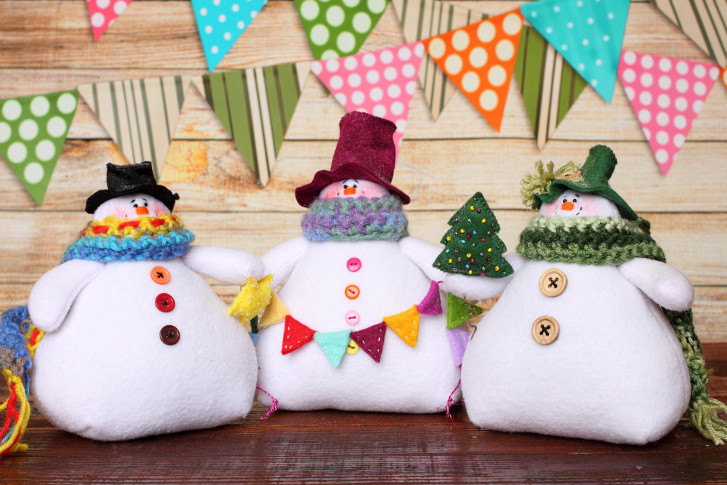 Handmade Snowmen jigsaw puzzle in Christmas & New Year puzzles on TheJigsawPuzzles.com