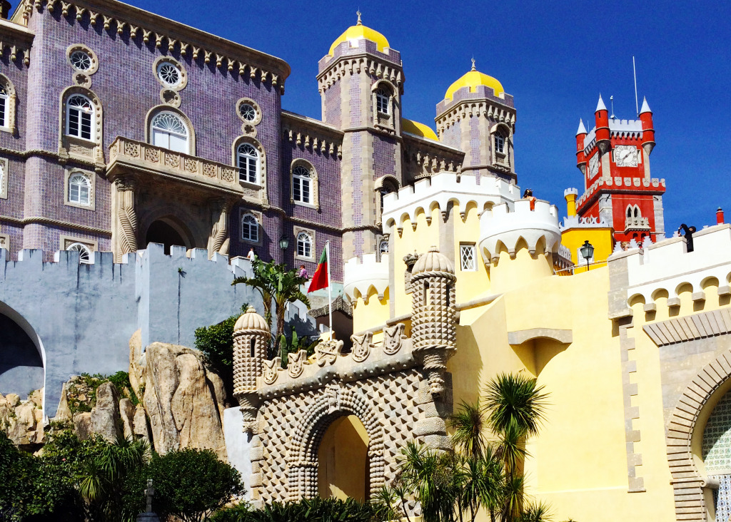 Palais de Pena à Sintra, Portugal jigsaw puzzle in Châteaux puzzles on TheJigsawPuzzles.com