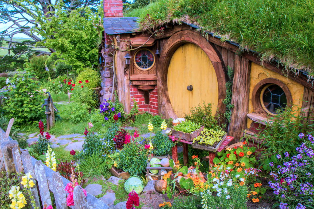 Hobbit House in Hobbiton, New Zealand jigsaw puzzle in Puzzle of the Day puzzles on TheJigsawPuzzles.com