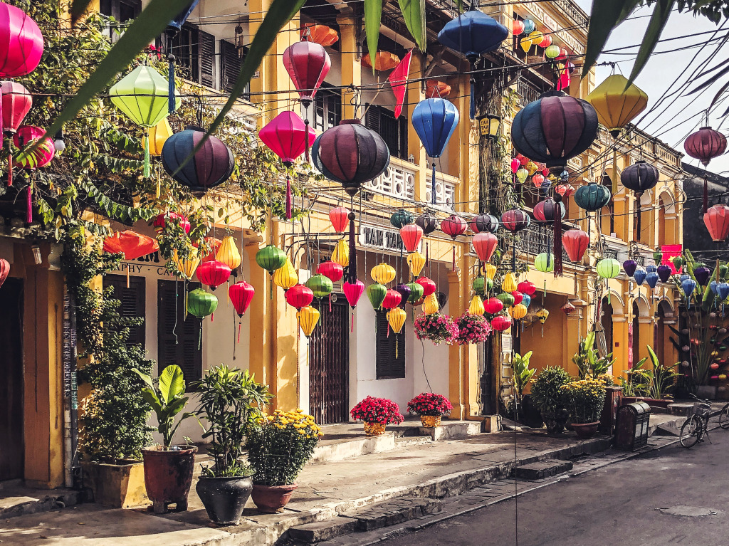 Paper Lanterns on the Street of Hoi An, Vietnam jigsaw puzzle in Street View puzzles on TheJigsawPuzzles.com