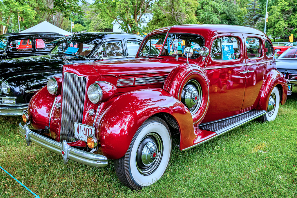 Packard 1601-D Touring Sedan, Iola WI, EUA jigsaw puzzle in Carros & Motos puzzles on TheJigsawPuzzles.com