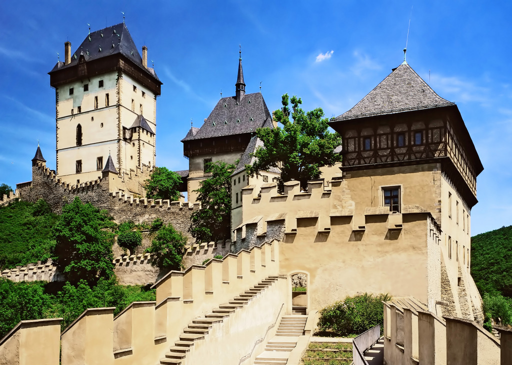 View of Karlštejn Castle, Czech Republic jigsaw puzzle in Castles puzzles on TheJigsawPuzzles.com