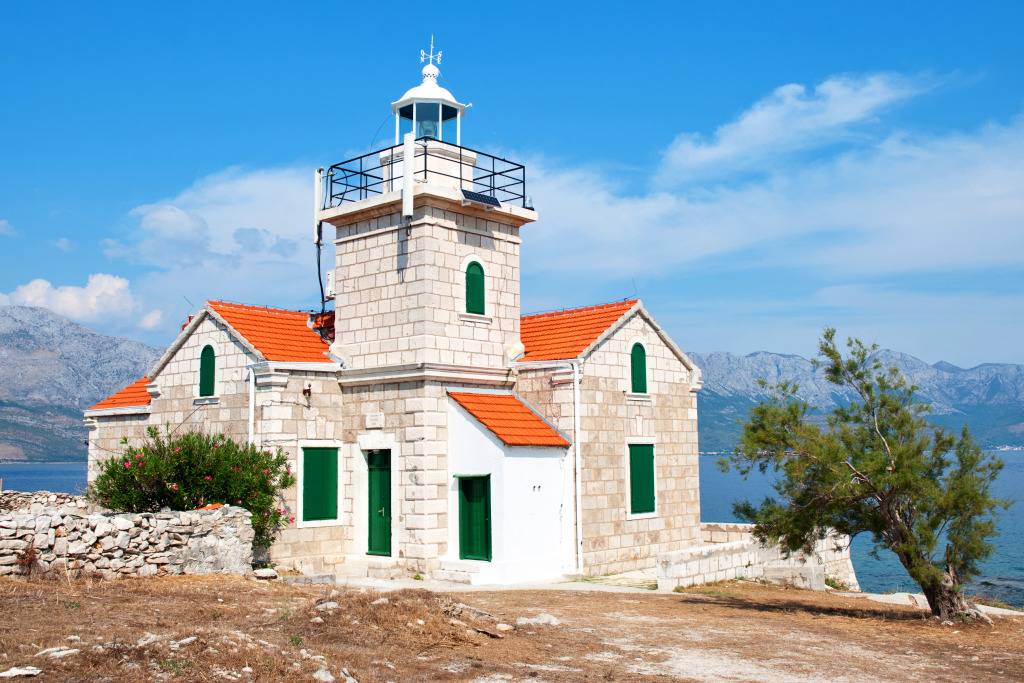 Steinerner Leuchtturm auf der Insel Hvar, Kroatien jigsaw puzzle in Großartige Landschaften puzzles on TheJigsawPuzzles.com