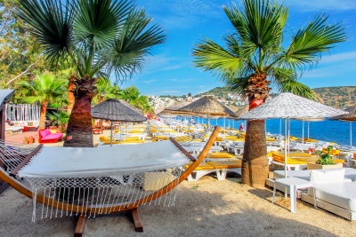 Praia de Bitez, Bodrum, Turquia quebra-cabeça em Lugares Maravilhosos ...