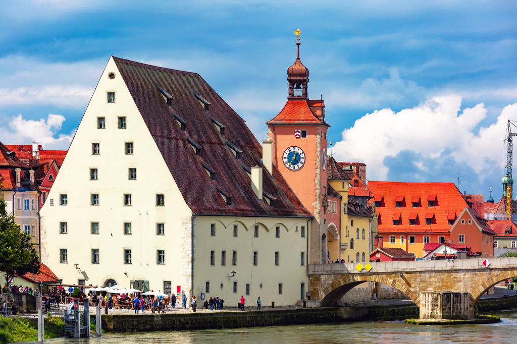 Brückenturm und Alte Salzscheune in Regensburg jigsaw puzzle in Brücken puzzles on TheJigsawPuzzles.com