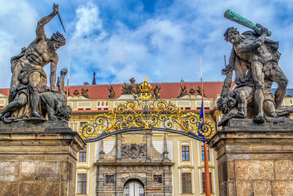 Front Gate of Prague Castle, Czech Republic jigsaw puzzle in Castles puzzles on TheJigsawPuzzles.com