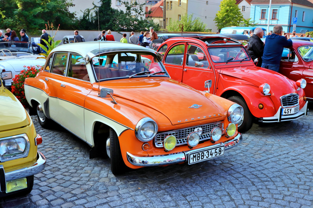 Oldtimer Classic Car Meeting, Mlada Boleslav jigsaw puzzle in Cars & Bikes puzzles on TheJigsawPuzzles.com