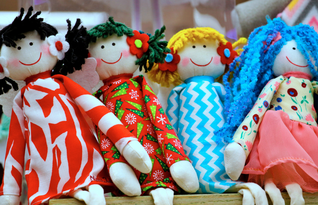 Handmade Rag Dolls jigsaw puzzle in Handmade puzzles on TheJigsawPuzzles.com