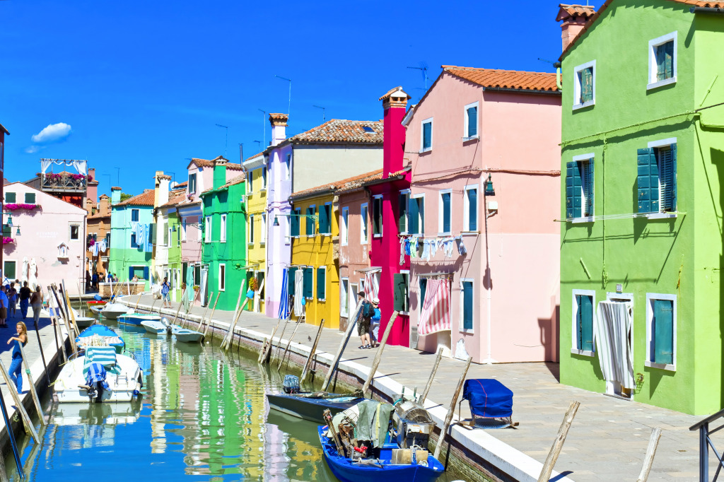 Buntes Burano, Venedig, Italien jigsaw puzzle in Straßenansicht puzzles on TheJigsawPuzzles.com