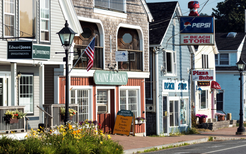 Main Street em Lincolnville, Maine, EUA jigsaw puzzle in Paisagens de Rua puzzles on TheJigsawPuzzles.com