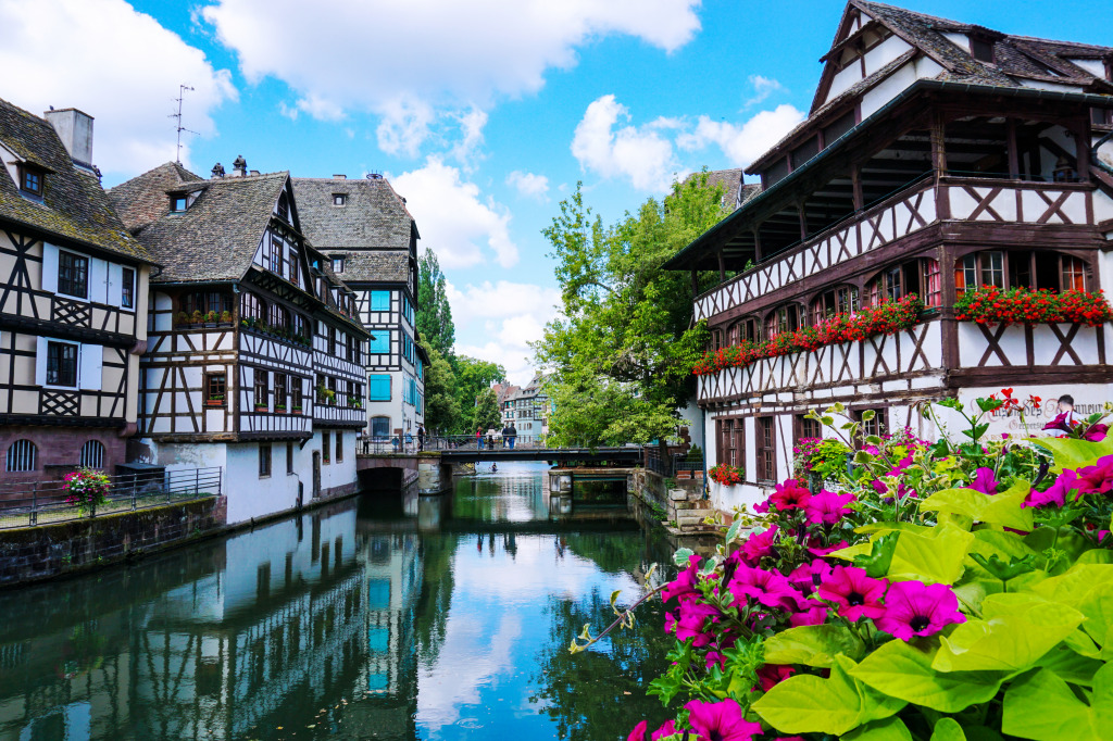 Half-Timbered Houses along a Canal in Strasbourg jigsaw puzzle in Bridges puzzles on TheJigsawPuzzles.com