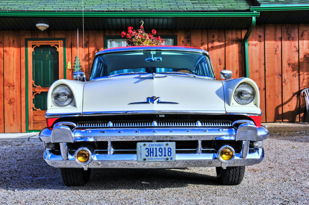 Ford Mercury Oldtimer à Ontario, Canada jigsaw puzzle in Voitures et Motos puzzles on TheJigsawPuzzles.com