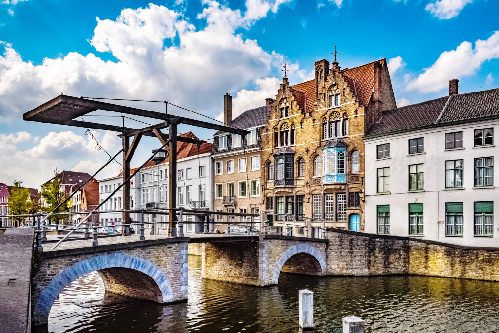 Bridge over a Canal in Bruges, Belgium jigsaw puzzle in Bridges puzzles on TheJigsawPuzzles.com